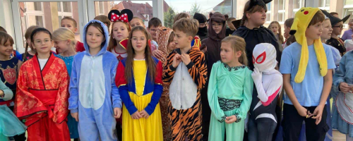 Biblioteka i Świetlica w Dniu Postaci z Bajek