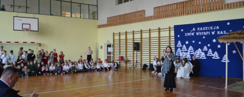 „A nadzieja wstąpi znów w nas”, czyli Jasełka w SP w Strawczynie